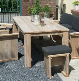 Steigerhouten Bank Holwerd