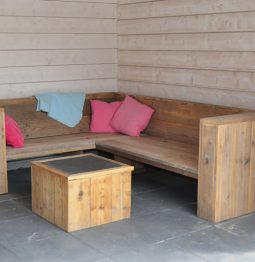 Steigerhouten Kubustafel