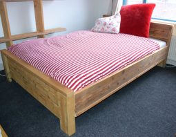 Steigerhouten bed Leeuwarden