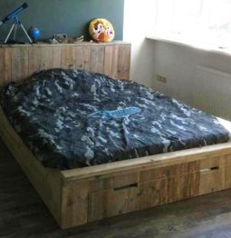 Steigerhouten bed Zwolle