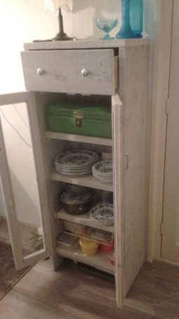 Steigerhouten kast Leeuwarden