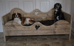 Steigerhouten mand Almelo